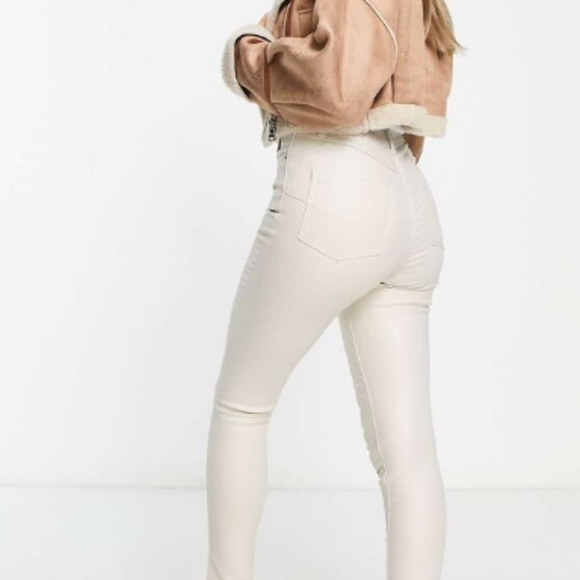 NEW LOOK JENNA LIFT AND SHAPE COATED (LEATHER LOOK) JEANS  OFF WHITE 14 (SKINNY) - Picture 3 of 5